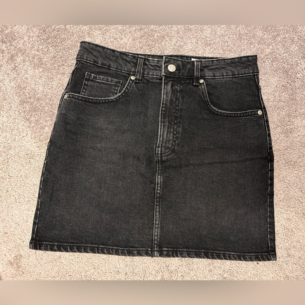 Zara Mini Skirt - Picture 3 of 8